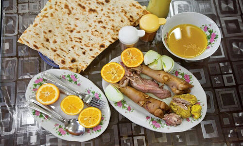 کله‌پاچه گوزن و شتر در گوشه‌ای از جهان؛ سفری به دنیای عجیب این خوراک‌های محلی!