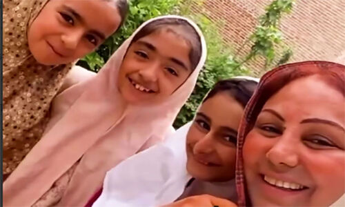 بهنوش بختیاری در پشت صحنه «بامداد خمار» لحظات صمیمانه‌اش با بازیگران کودک را فاش کرد!