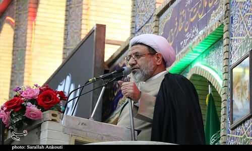امام جمعه کرمان: رزمایش‌های اخیر ایران، پیام قدرتمند اقتدار را به جهان ارسال کرد!