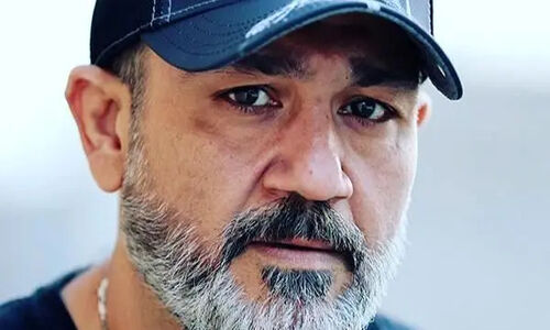 پیام محبت‌آمیز «مهران غفوریان» در روز مادر: مامان قشنگم سایه‌ات بالای سر من و نوه‌هایت! / از قاب کمدی تا قاب خانوادگی