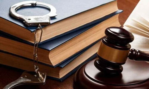 بازداشت نرگس محمدی در مشهد به‌خاطر شعارهای جنجالی در مراسم ترحیم؛ فرماندار توضیح داد