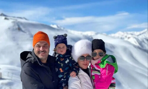 سام درخشانی با موهای بلوند و خانواده‌اش در خیابان‌های تهران سوژه شد!