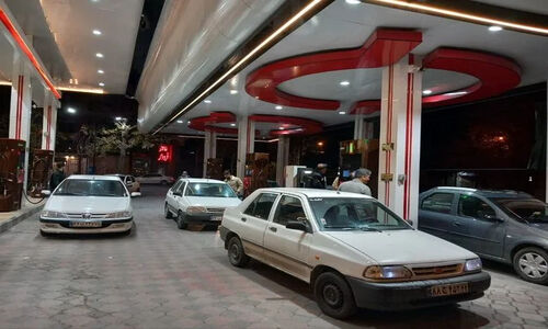 بازدید سرزده فرماندار ملایر؛ جایگاه‌های سوخت همچنان بدون وقفه و مشکل فعال‌اند