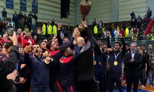 فینال جنجالی لیگ کشتی آزاد؛ وقتی بانک شهر و استقلال به اوج تنش رسیدند!