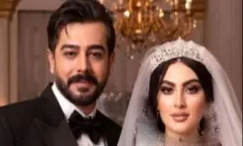 عکس / رونمایی مریم مومن تازه عروس از مادرشوهر خوش قدو بالا و فوق جوانش با تیپ و استایل و ناخن های کاشت امروزی اش … / مامانای قشنگم … عزیز عمر ما ….