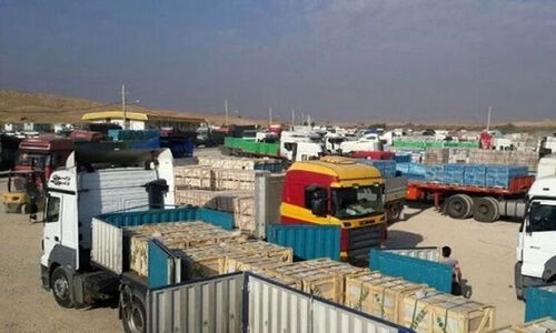 رکوردشکنی تردد کامیون‌ها در مرز هیرمند؛ تحولی بزرگ در مبادلات با افغانستان