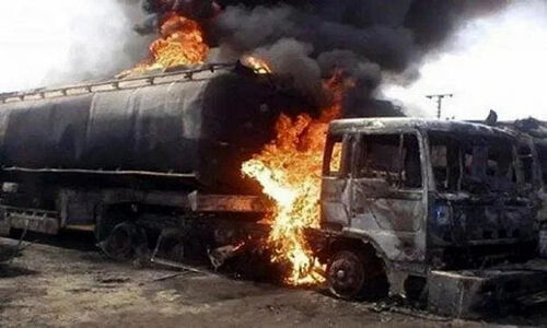 انفجار مهیب تانکر سوخت در کامرون؛ ۸ نفر جان باختند!