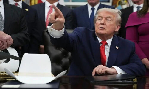 ترامپ باز هم با لحن تند به خبرنگار زن ان.بی.سی حمله کرد!