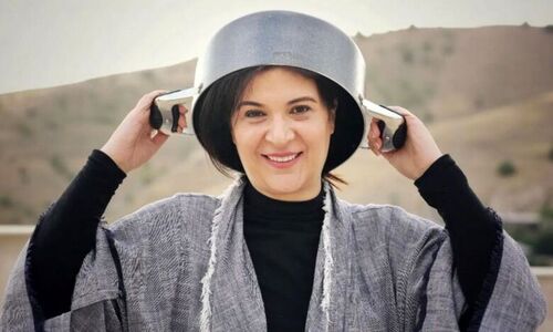 لحظه‌ای صمیمی از همای سریال پایتخت؛ ریما رامین‌فر و خانواده در پاریس