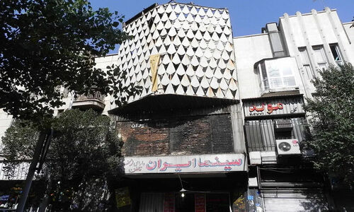 آتش مهیب در قدیمی‌ترین سینمای تهران؛ «سینما ایران» به خاکستر تبدیل شد!