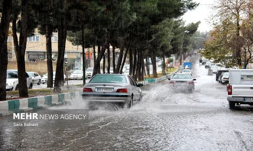 بارش شدید در غرب مازندران؛ معابر اصلی غرق در آب شدند!