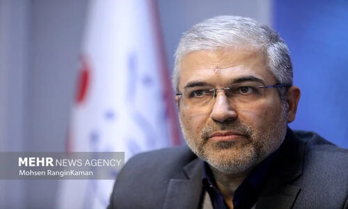 نماینده مجلس: حقوق نیروهای نظامی باید حداقل ۲۰ درصد بالاتر از سایر کارکنان دولت باشد!