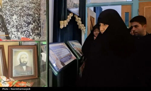 حضور تاثیرگذار فرزند سپهبد شهید سلامی در آستان امامزاده هلال بن علی(ع) با لحظاتی خاص + تصاویر