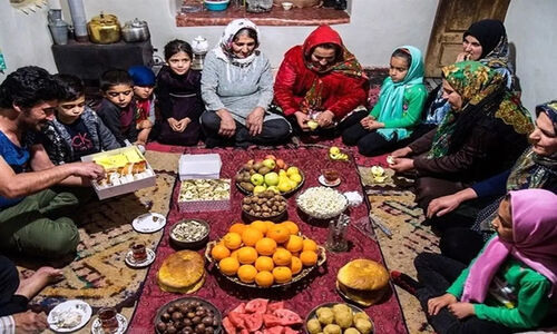 با یک میلیون تومان در یلدای ۱۴۰۰ چه خوراکی‌های شگفت‌انگیزی می‌شد خرید؟ + اینفوگرافیک جذاب