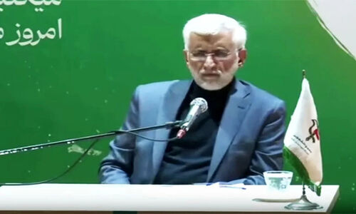 جلیلی با کنایه‌ای جنجالی پاسخ داد: «اگر وقت داشتم، بیشتر زنبیل می‌گذاشتم!»