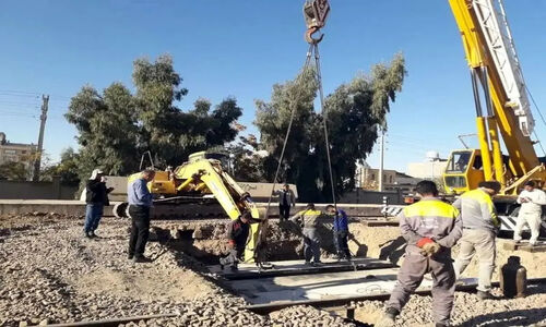 کارگران پروژه راه‌آهن اسلامشهر: هنوز حقوق مردادماه را نگرفته‌ایم و بیمه‌مان نادیده گرفته شده است!