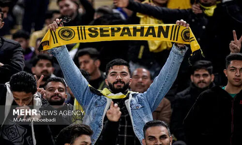 سپاهان با شکست فولاد، صدر جدول را در دست گرفت؛ رکورد شش پیروزی متوالی شکسته شد!