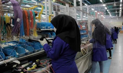 تصاحب ایران‌خودرو توسط کروز؛ آیا انحصار جدید در راه است؟