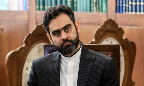 چرا امیرحسین ثابتی دست از آمارهای جعلی برنمی‌دارد؟ تحلیل جنجالی روزنامه سازندگی
