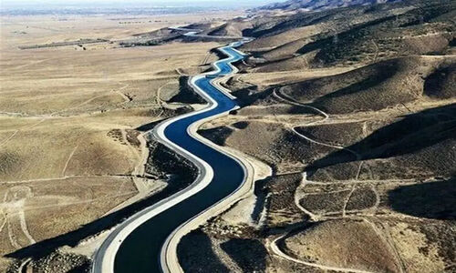 خراسان جنوبی در سال 1408؛ آب دریا چگونه به زندگی مردم و صنعت جان می‌بخشد؟