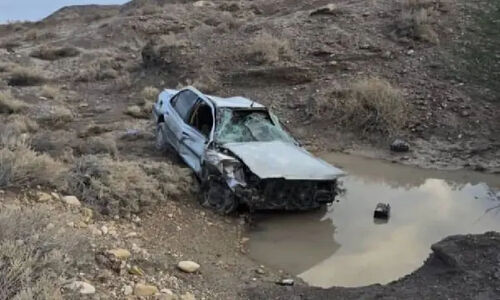 سقوط مرگبار پژو ۴۰۵ در کانال آب اندیمشک؛ ۲ جوان جان باختند