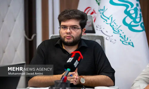 امیر کمالی از ناکارآمدی بروکراسی در مستند «مسخ‌کراسی» می‌گوید؛ تجربه‌ای آزاردهنده که همه‌جا دیده می‌شود!