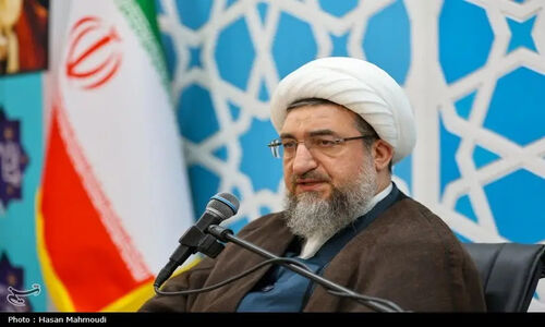 امام جمعه تبریز: وحدت حوزه و دانشگاه با نگاه انحصاری ممکن نیست!