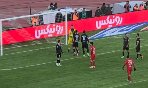 لحظه نجات دروازه پرسپولیس با سیو بی‌نظیر پیام نیازمند از دوربین‌های دور!