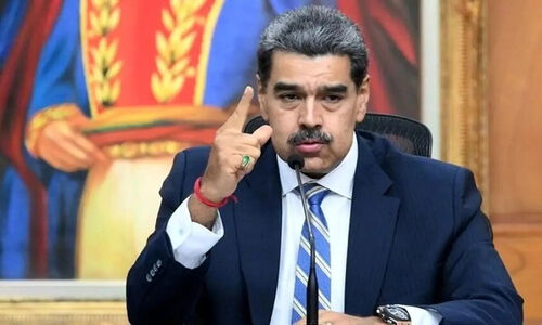 مادورو با تیپ سوپرمن، دشمن امپریالیسم آمریکا شد!