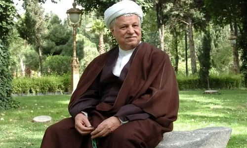 نگاهی نادر به هاشمی رفسنجانی در کنار یاسر عرفات و چهره‌های انقلاب بهمن ۵۷