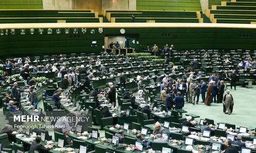 فشار ۴۵ نماینده مجلس برای تسریع در پرداخت مطالبات فرهنگیان؛ آیا مسئولان پاسخگو هستند؟