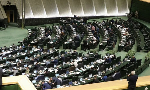 ۳۸ نماینده مجلس به رئیس‌جمهور تذکر دادند؛ اجرای فوری ساماندهی کارکنان دولت در دستور کار!