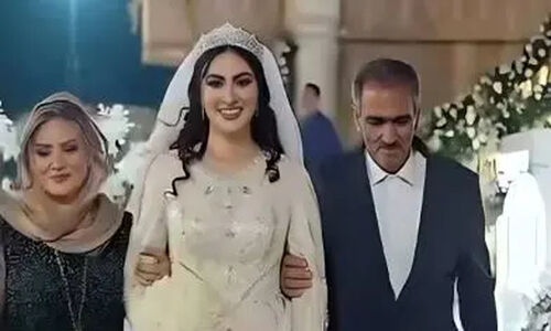 استقبال ماندگار بازیگران زمان ورود مریم مومن عروس خانم با اسب .. / ذوق پانته آ پناهی ها، مینا وحید و  نیکی نصیریان از یکسو و استایل هلیا امامی مرچانه گلچین و …