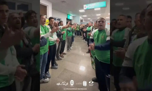 تشویق بی‌وقفه هواداران در فرودگاه خرم‌آباد؛ جشن پیروزی خیبری‌ها مقابل سپاهان
