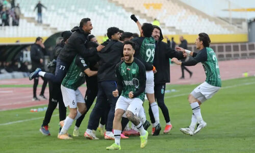 خیبر با یک شگفتی بزرگ، سپاهان را در خانه شکست داد؛ انتقام دردناک رحمتی از محرم در آخرین روز پاییز!