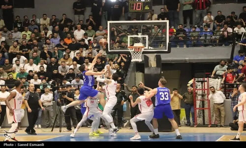 شهرداری گرگان با درخشش جردن همیلتون صدرنشین استقلال را در یک نبرد نفس‌گیر شکست داد!