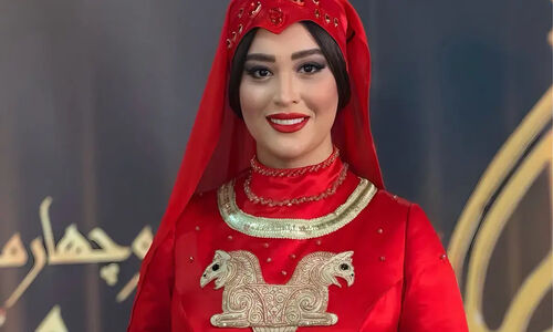 لباس اسطوره‌ای ساغر استاد شریف؛ از آتوسا تا جشن حافظ با پیوندی تاریخی و زنانه!