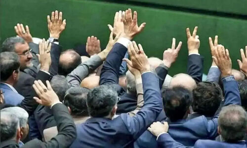 افشای پشت‌پرده تحریف عملکرد دولت‌های اصلاح‌طلب؛ پزشکیان سکوتش را حفظ می‌کند!