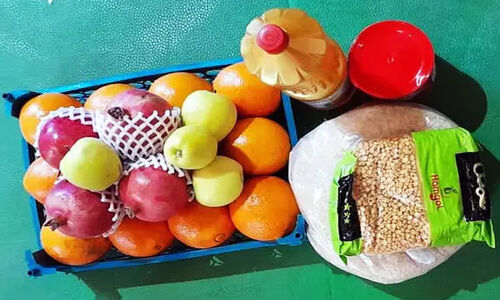 بیش از هزار بسته یلدایی رضوی در فارس؛ هدیه‌ای گرم برای خانواده‌های نیازمند شب یلدا