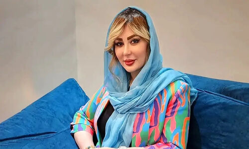 فیلم/ دکوراسیون جذاب خانه نیوشا ضیغمی / از مبلمانی سفید رنگ و ترکیب پرده‌های پانچی و مکرومه تا پذیرایی دلباز و شاهانه/ پرده‌های اتاق لنا رو دیدید؟