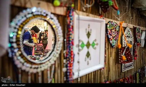 قدرت هنرمندان معلول هرمزگان در ویترین ملی صنایع‌دستی چشم‌ها را خیره کرد!