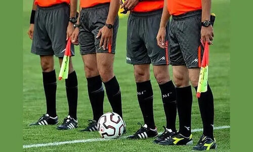 دو داور فوتبال به دلیل تخلفات مهم تا اطلاع ثانوی محروم شدند