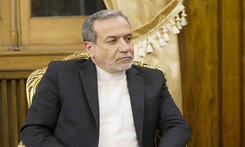 عراقچی هشدار داد: زاینده‌رود در خطر فرونشست، تهدیدی برای فرهنگ و تاریخ ایران!