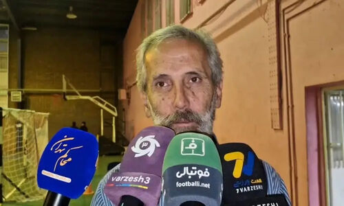 سعید عزیزیان: بازیکن میلیاردی باید الگو باشد، نه تقلید از خوشحالی دیگران!