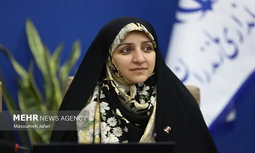 بهروزآذر: توسعه کشور بدون نقش بی‌بدیل زنان هرگز محقق نمی‌شود!
