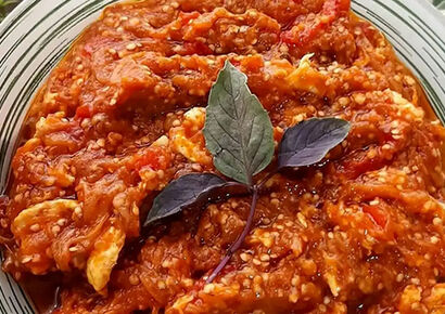میرزا قاسمی اصیل با بادمجان کبابی و طعمی دودی
