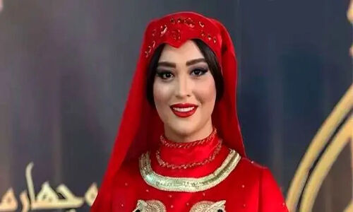 استایل ساغر استاد شریف همسر علی معلم در جشن حافظ؛ ترکیبی از اصالت و هنر ایرانی