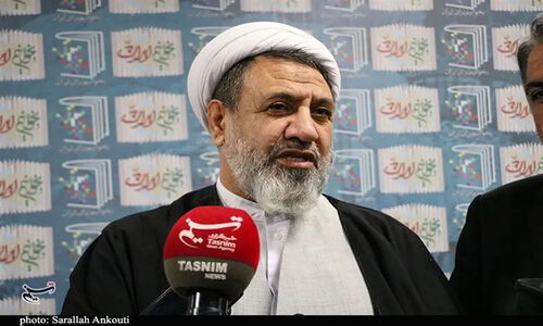 نماینده ولی‌فقیه در کرمان خواستار برگزاری چندباره نمایشگاه کتاب در سال شد!