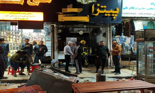 انفجار مهیب پیتزافروشی در بندرعباس؛ تیم آتش‌نشانی در محل حاضر شد