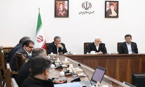 عارف خبر داد؛ ایران به زودی مرکز اصلی مبادلات انرژی منطقه می‌شود!